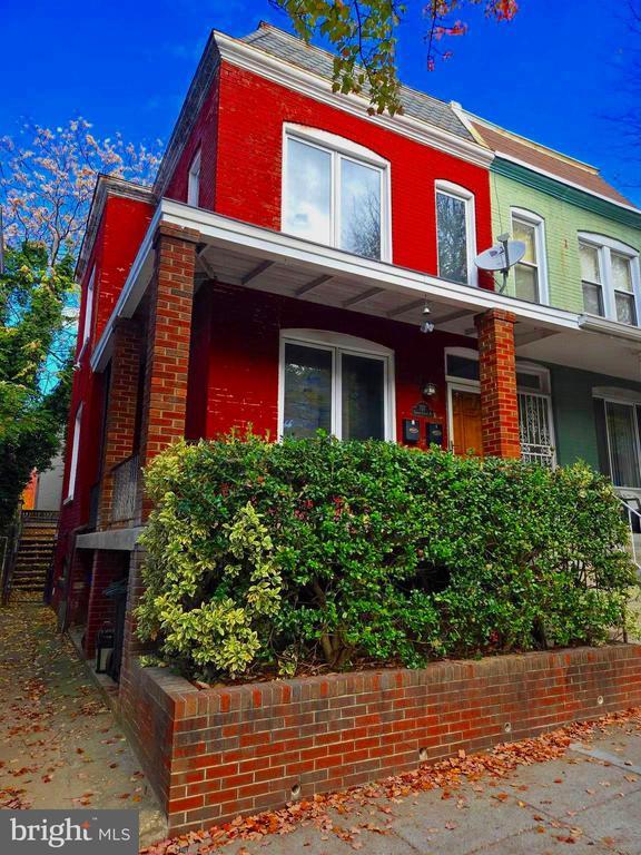 Building Photo - 757 Girard St NW Rental