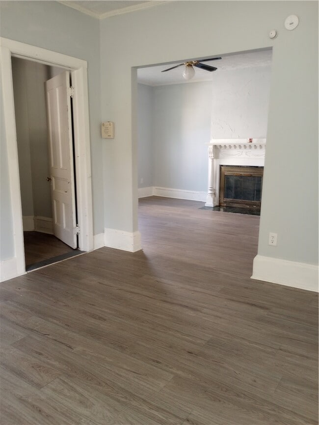 Photo - 410 Linden Pl