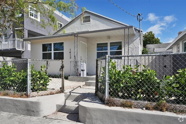 Building Photo - 1411 SW 3rd St Unit 1 Rental