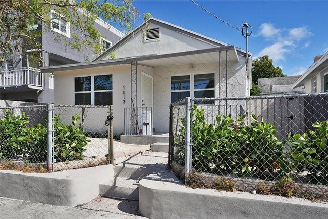 Photo - 1411 SW 3rd St Apartment Unit 1