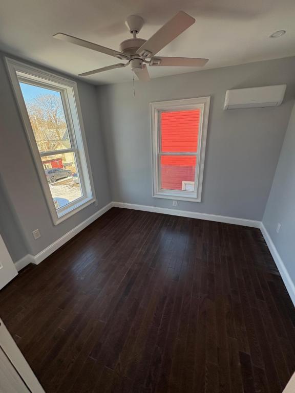 Photo - 202 Carlisle St