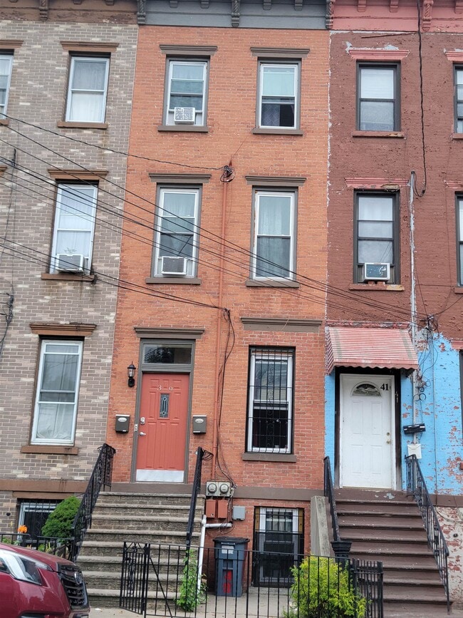 Building Photo - 39 Belmont Ave Unit 1 Rental