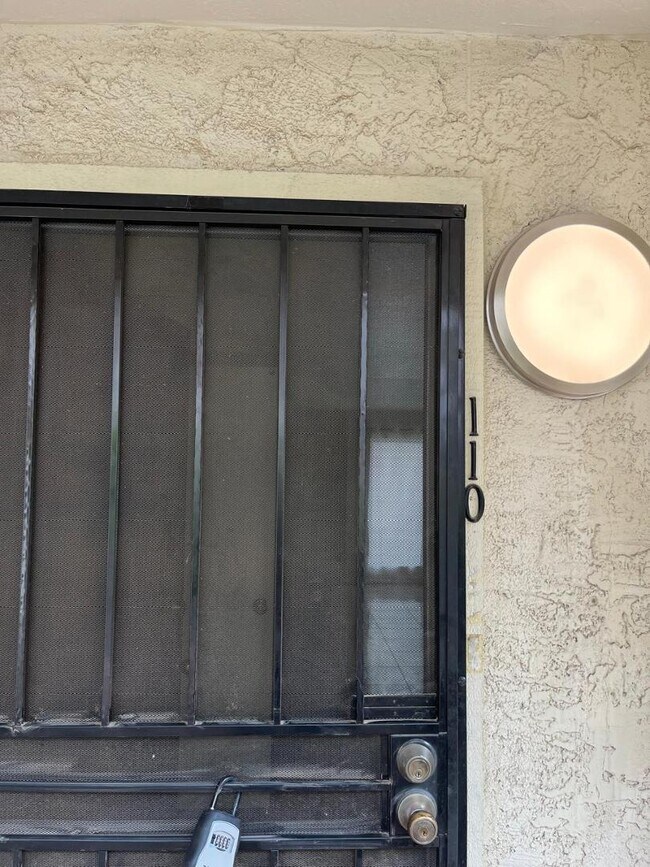 Photo - 3119 W Cochise Dr Unidad 110