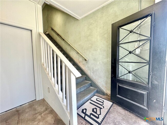 Photo - 123 W May St Unit 1