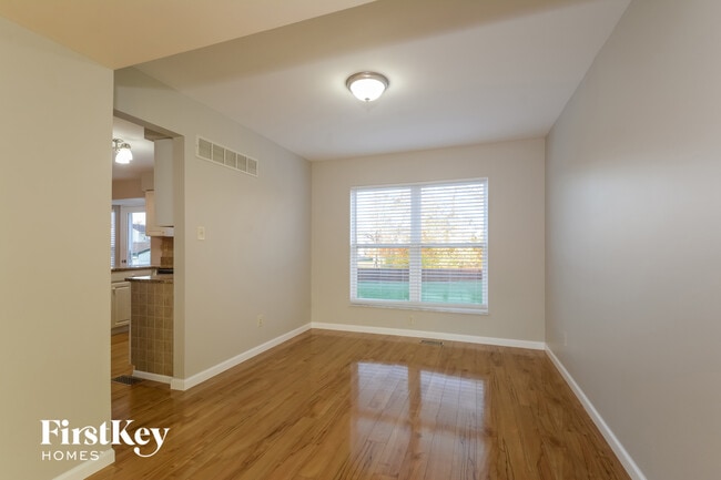 Photo - 284 Bluemont Ct