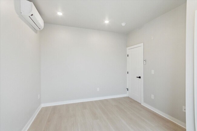 Photo - 316 S 52nd St Unit #5