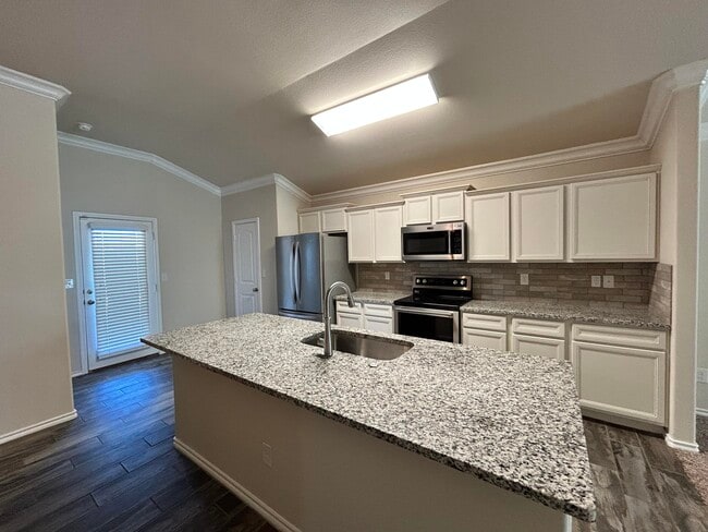 Photo - 7424 104th St