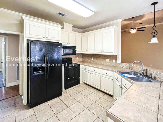 Photo - 806 Meadow Way Cove