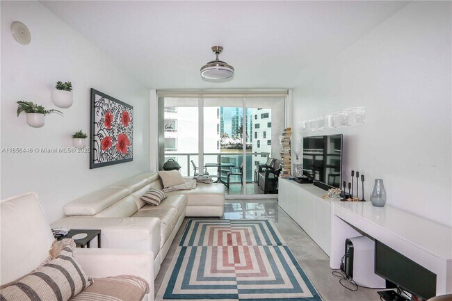 Photo - 218 SE 14th St Unit 1406