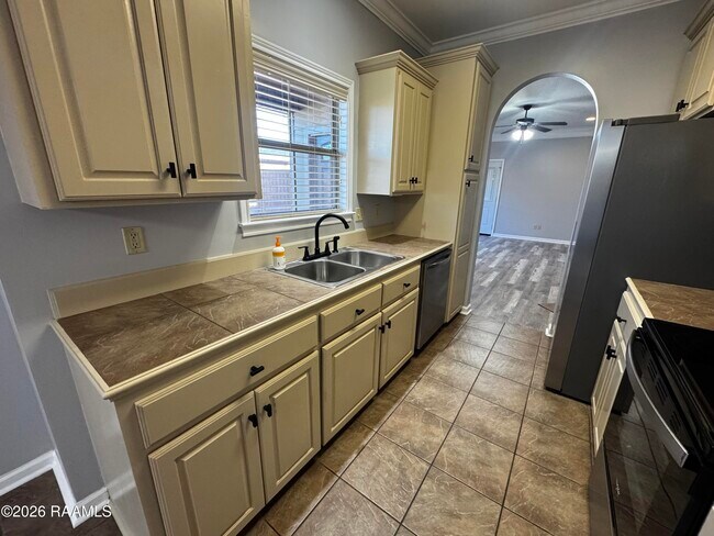 Photo - 201 Pavilion St