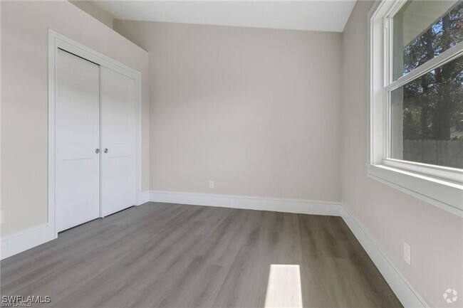 Building Photo - 270 Madison Dr Rental