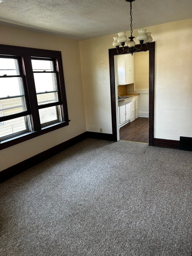 Photo - 1033 E 28th St Unit 2 1033