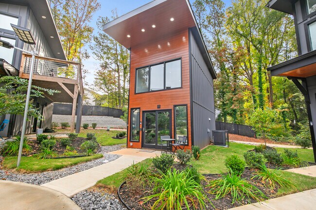 Photo - 3120 Godby Rd House