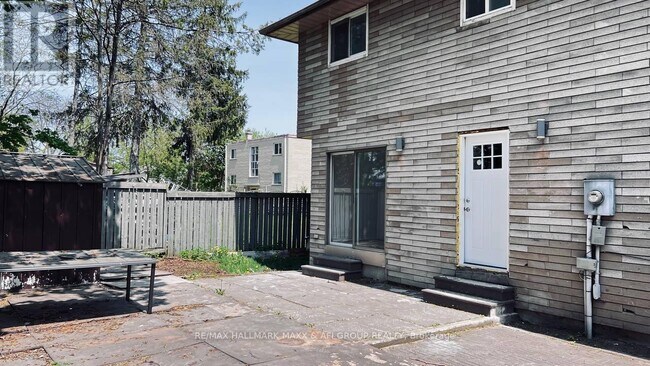 Photo - 82 Sanford St