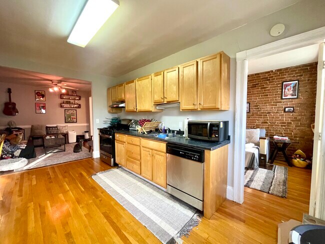 8 Mead St Unit 1A