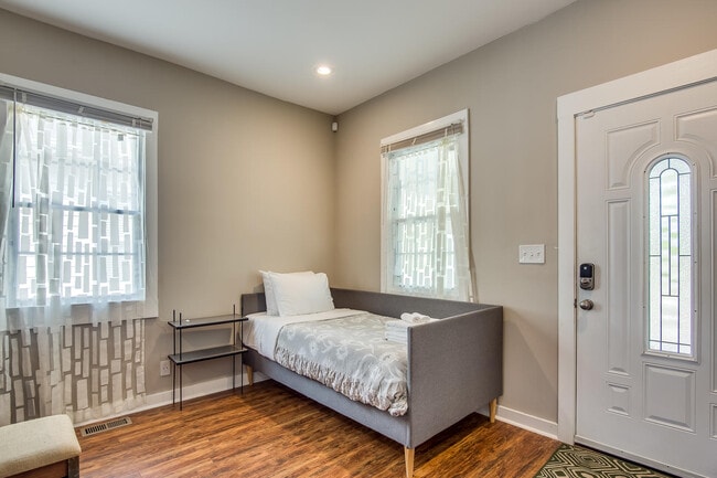 Photo - 113 Lucile St