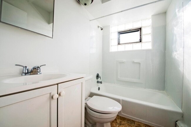 Photo - 1501 State St Calumet City, IL 60409