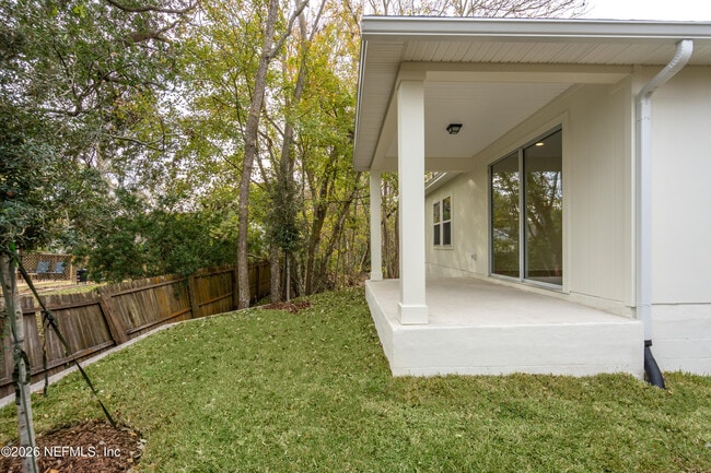 Photo - 221 Dartmouth Rd