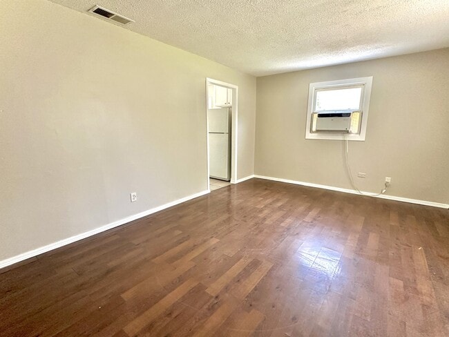 Photo - 1008 N Sunset Ave