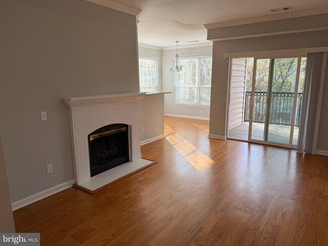 Building Photo - 1600 Spring Gate Dr. Unit 2402