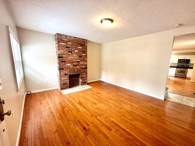 Photo - 310 - 208/210 Maple Terrace Unit 208