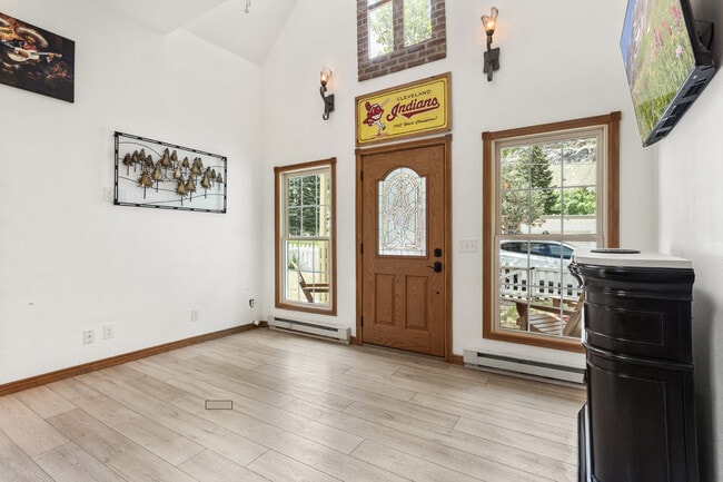 Photo - 400 Argentine St