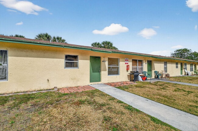 Photo - 4825 Serafica Dr