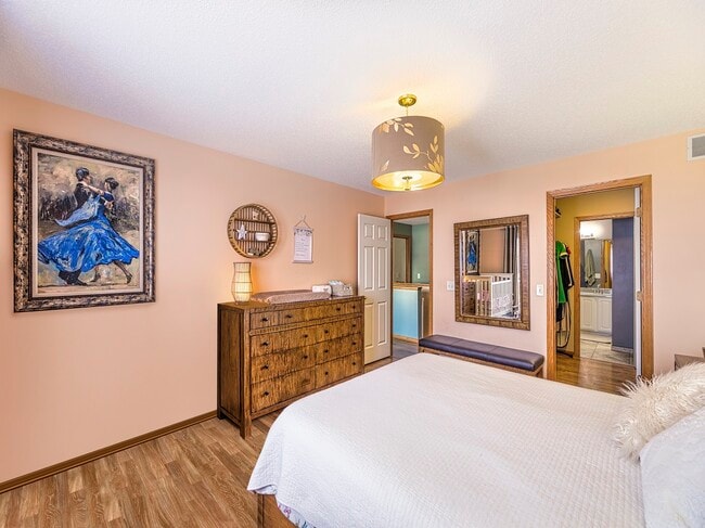 Photo - 17156 Eastwood Ave