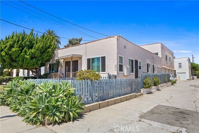 Photo - 526 Shepard St