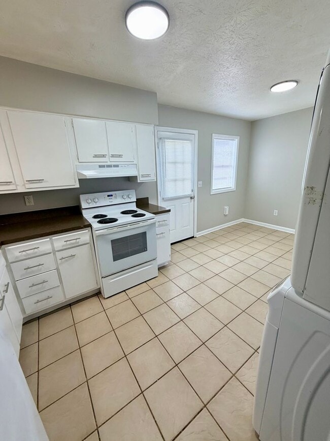 Photo - 104 Dale Ave Unit 1