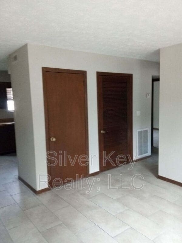 Photo - 408-410 Oklahoma St