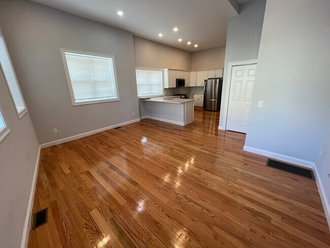 Photo - 122 Cross St Unit #2