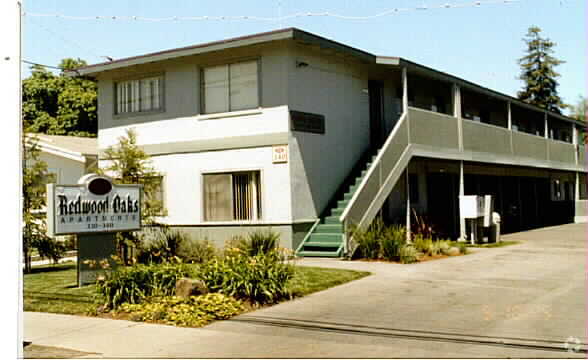 Photo - Redwood Oaks Apartments