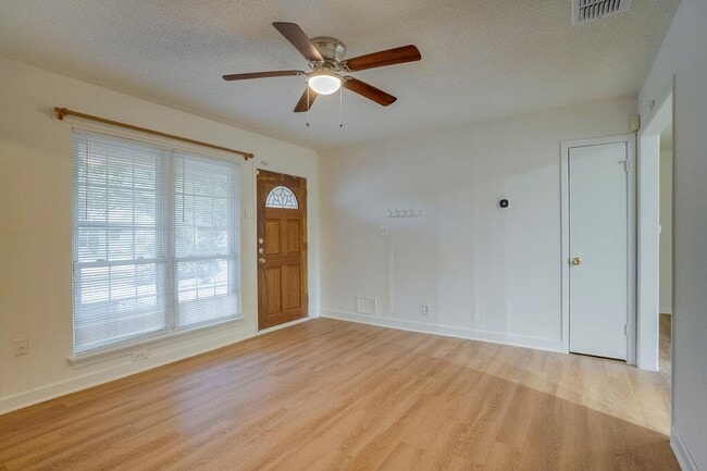 Photo - 509 Treys Way