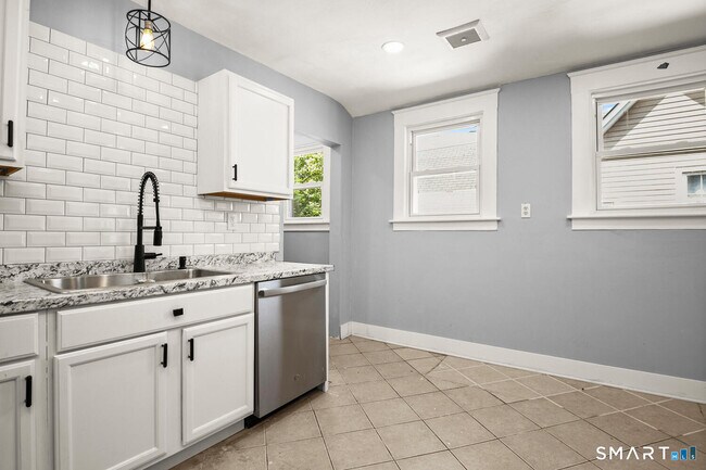 Photo - 80 Garden St Unit 3