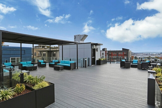 Photo - Vitality on 17th