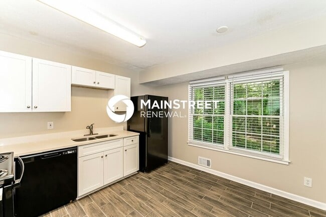 3 Bedroom Pet-Friendly Home in ELLENWOOD, GA with Main Street Renewal