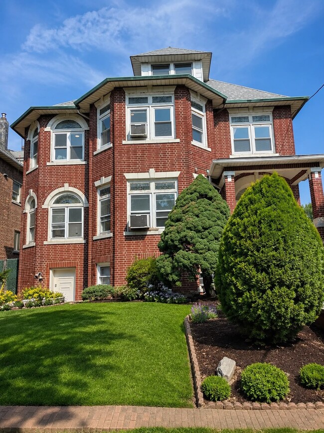 Photo - 735 Avenue C Unit 2