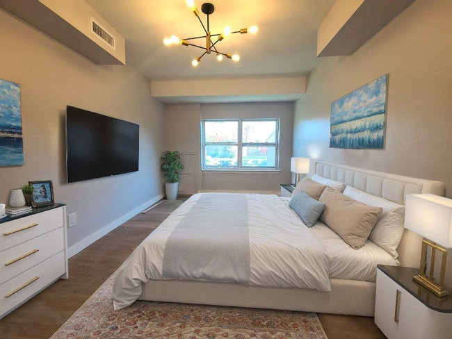 1903 Country Ln Unit 2