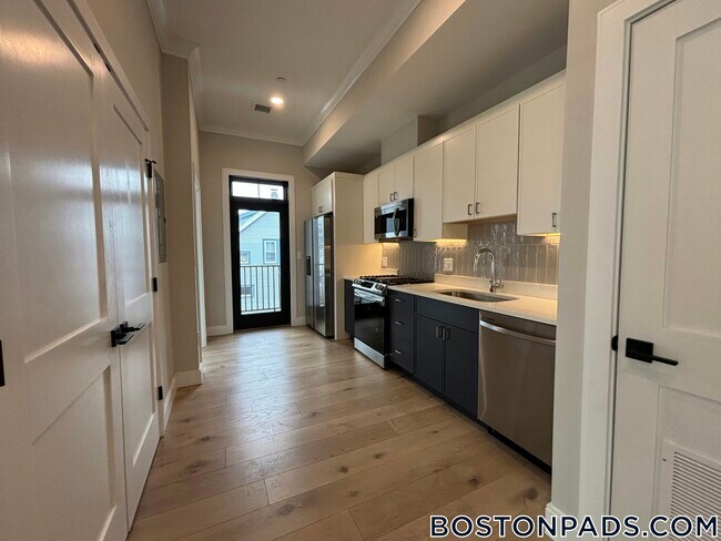 Photo - 157 Everett St Unit 203