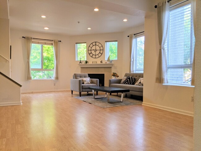 Photo - 464 Tower Hill Ave