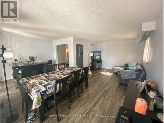 Photo - 43 Quaker Ridge Rd