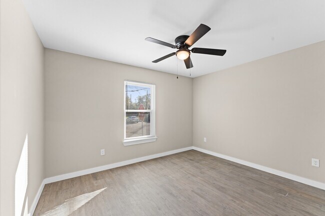 Photo - 2623 Canfield St