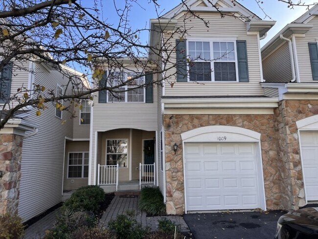 Photo - 1009 Shadowlawn Dr Townhome