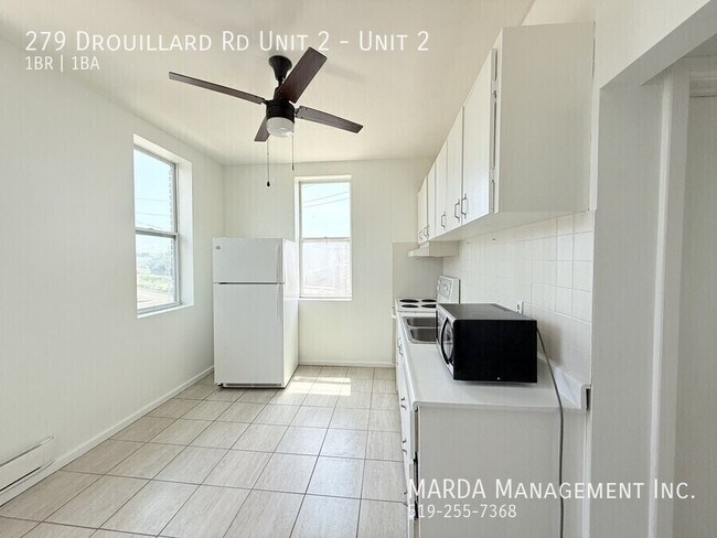 Photo - COZY 1 BED/1 BATH UNIT IN SECURE BUILDING + HYDRO & FREE WIFI!! Unité 2