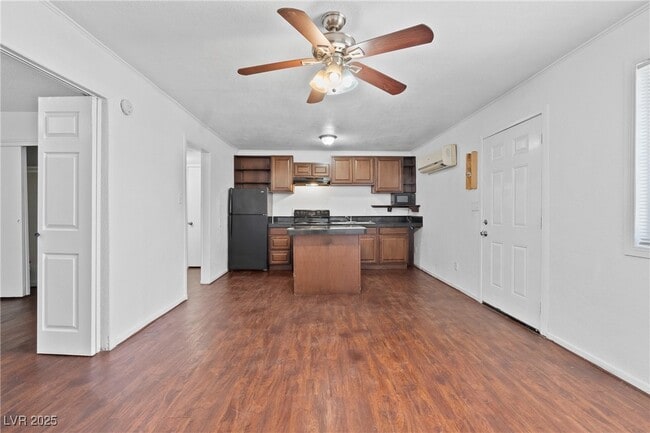 Photo - 2529 N Webster St