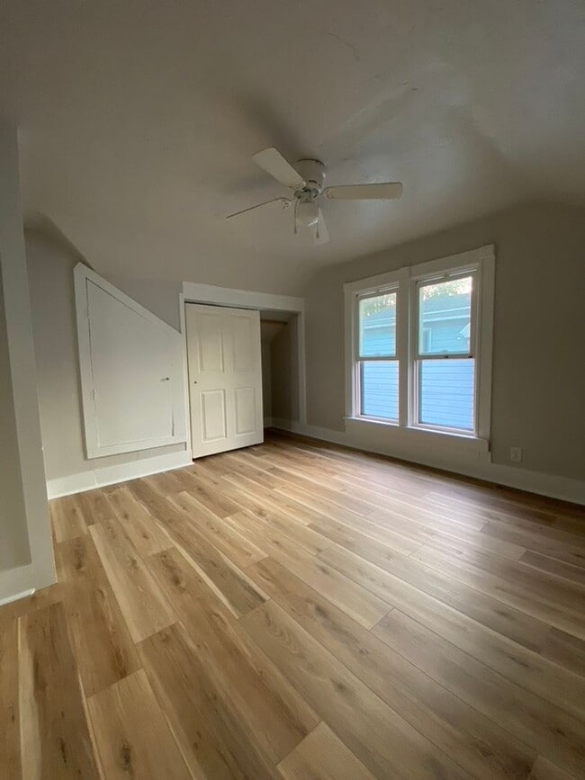 Building Photo - 1229 School Ave Unit 1229 School Ave - A