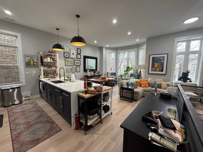 Photo - 2451 N Albany Ave Unit 2