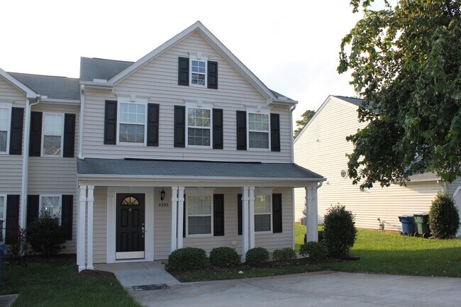 Photo - 5205 Malik Dr