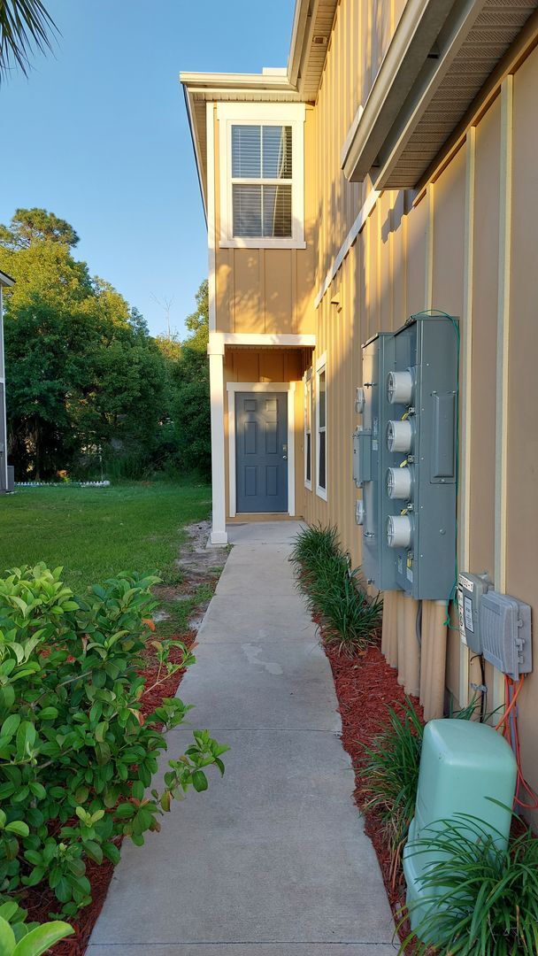 Photo - Townhome in Baymeadows
